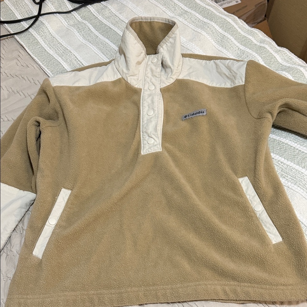 Carhartt Beige and Off-White Fleece Jacket